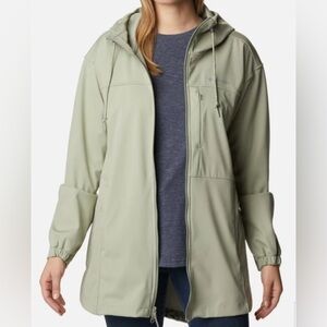 Brand New Columbia Lightweight Softshell Jacket - Size XXL with tag on !